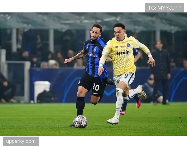 纳因戈兰与维拉蒂中场角色偏移及其控球结构演变趋势